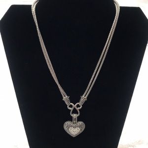 Women’s Pendant Necklace